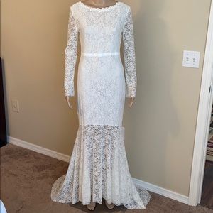 Simple off white, long sleeve dress for wedding!
